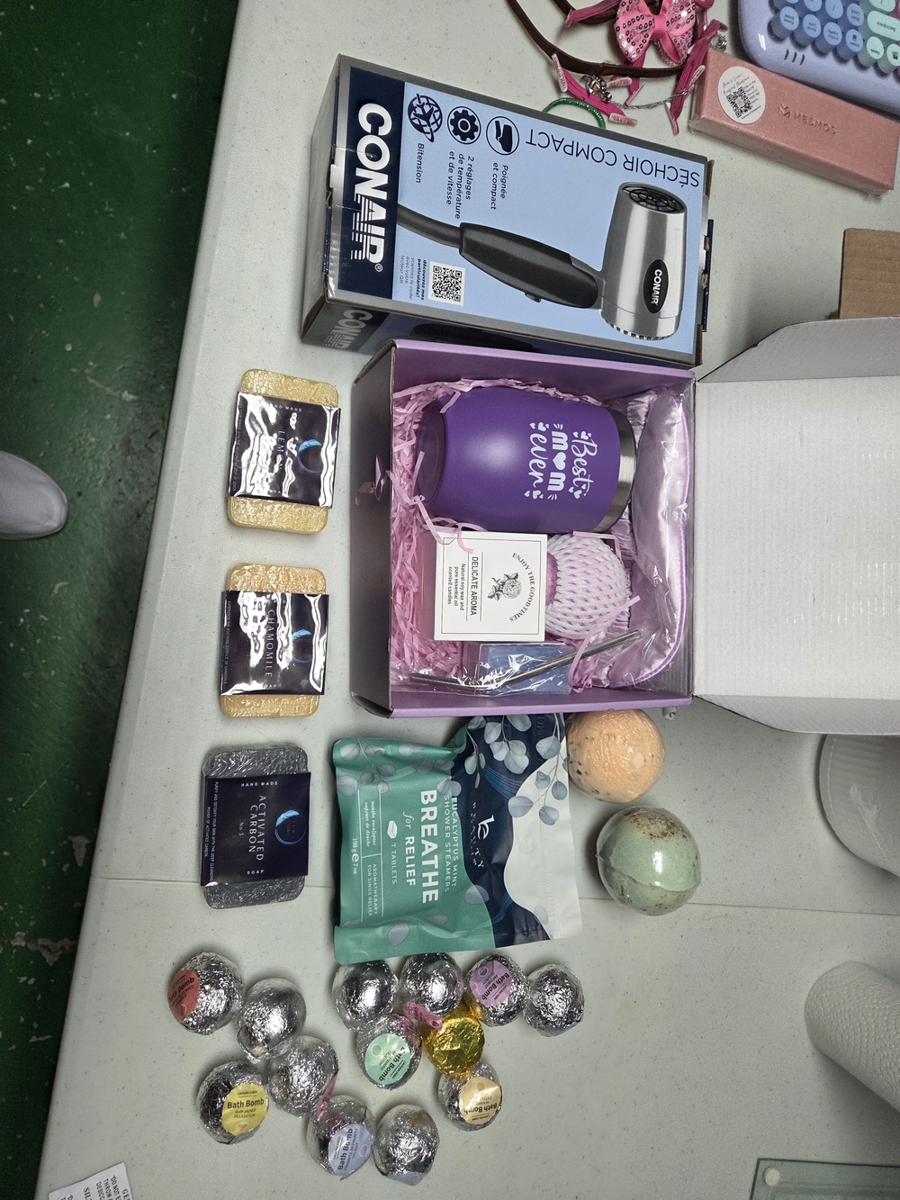 Bath & Body Gift Set, bath bombs and more